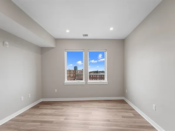 475 Communipaw Avenue image 13 of 37