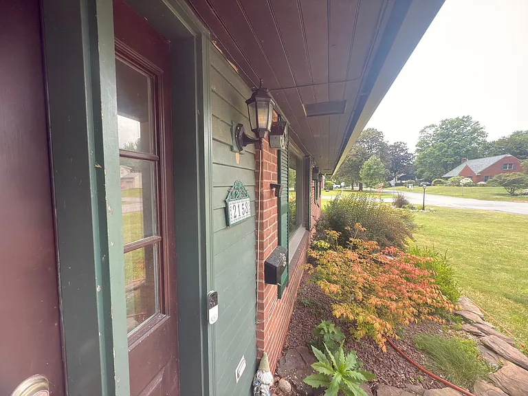 2158 Rankin Rd — Photo 6