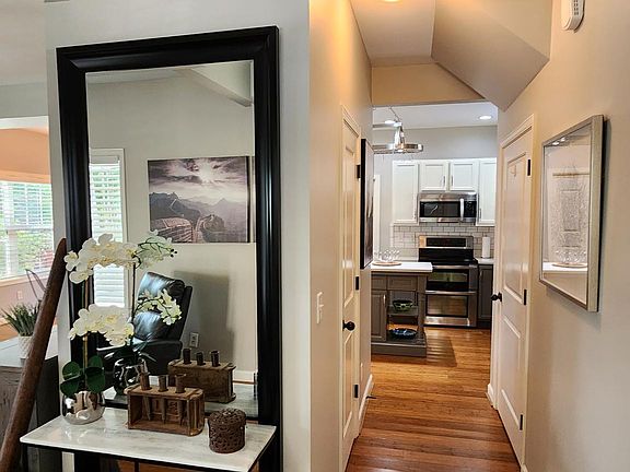 3rd image of 4 Seawright Ln