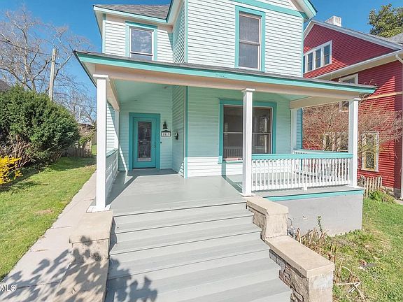 2nd image of 1519 Fremont Pl