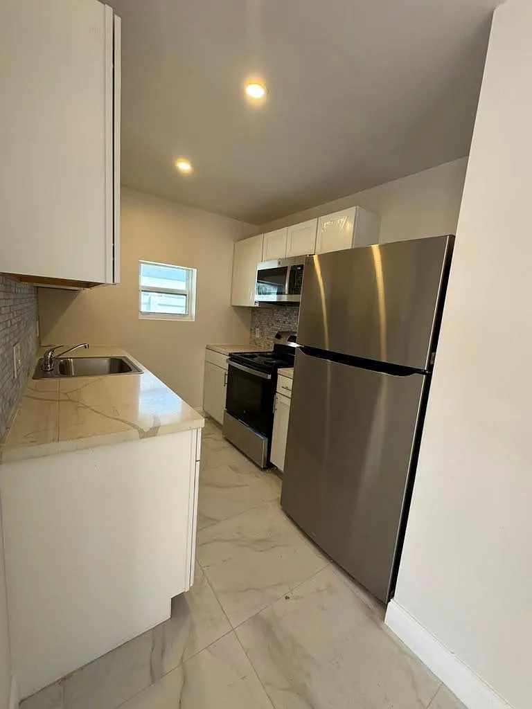 1 bed, 1.0 bath, 700 sqft, $3,100 — Photo 3