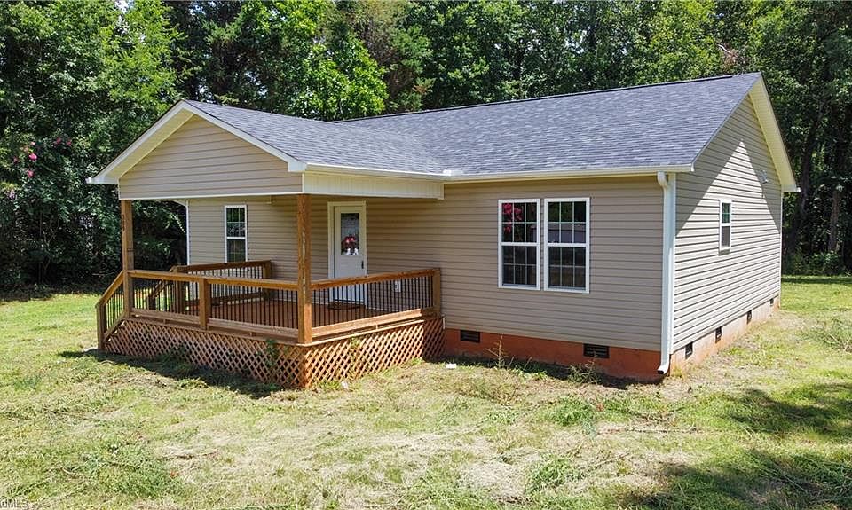 1st image of 389 Michaels Rd