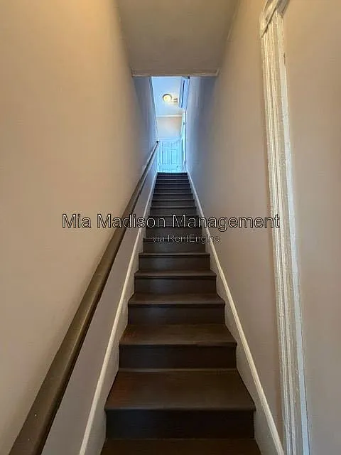 1 bed, 1.0 bath, $1,200 — Photo 2