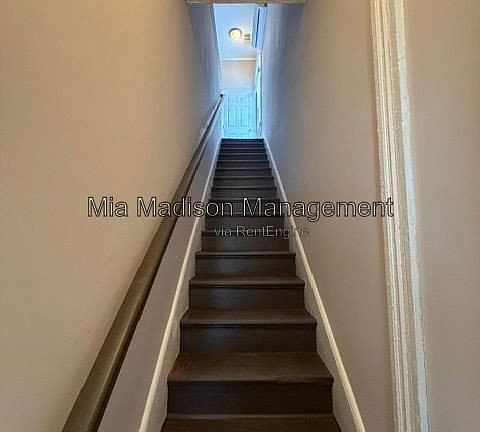 2nd image of 305 W 39th St
