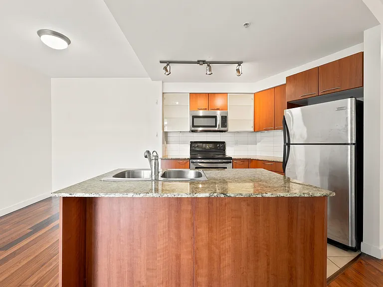 4028 Knight St #516 — Photo 6