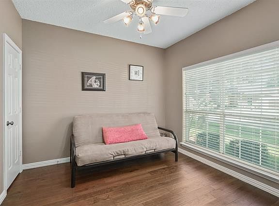 5th image of 4052 Brazos Dr