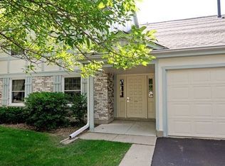 1006 Auburn Ln, Buffalo Grove, IL 60089