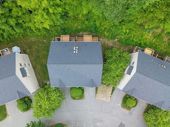 4th image of 16 Woodside Drive #4