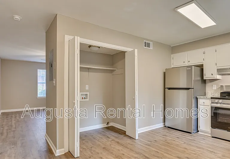 148 Chalet North Ct #148 — Photo 13