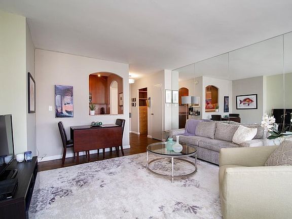 3rd image of 118 E 60th St APT 12-D