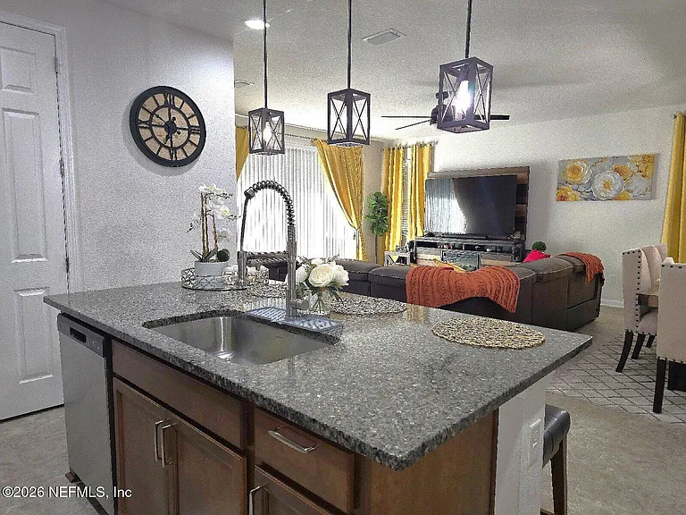12284 Peanut Ct — Photo 4