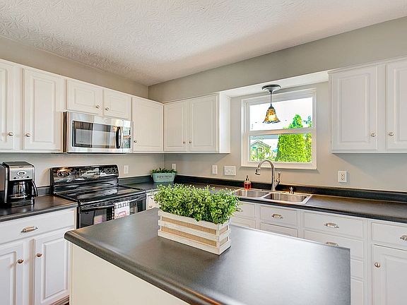5th image of 8044 Seabury Ct