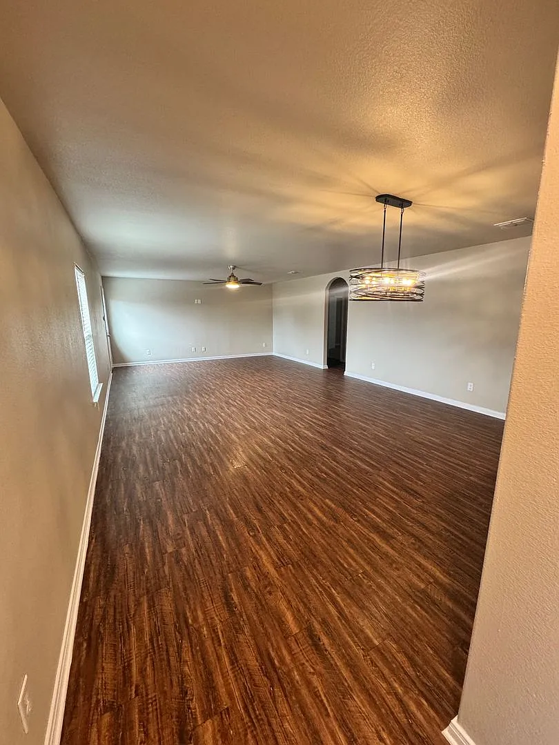 Move-In Ready 3-Bedroom, 2-Bath Home in Luckey Ranch West SA — Photo 3