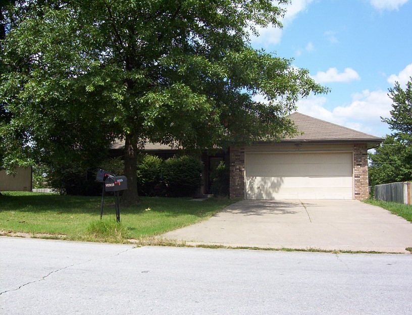 2nd image of 3123 W Village Ln