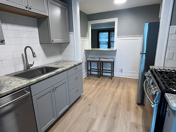 2nd image of 1004 Kenmore Ave APT 10