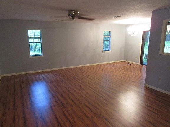 2nd image of 105 Shady Ln