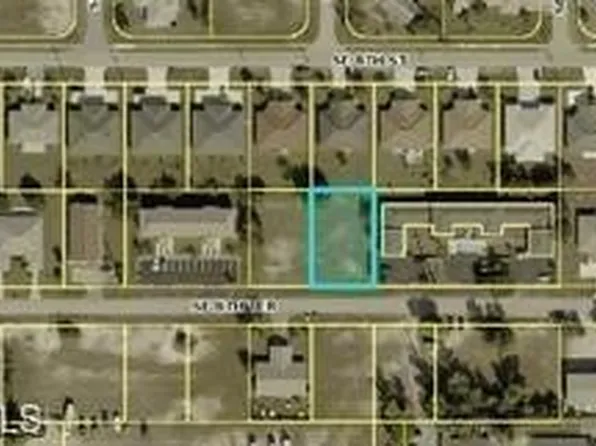 911 SE 8th Ter, Cape Coral, FL 33990