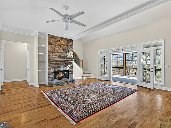 5th image of 805 Lake Arrowhead Dr