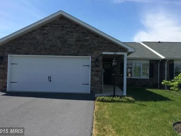 160 Tobin Dr, Chambersburg, PA 17201