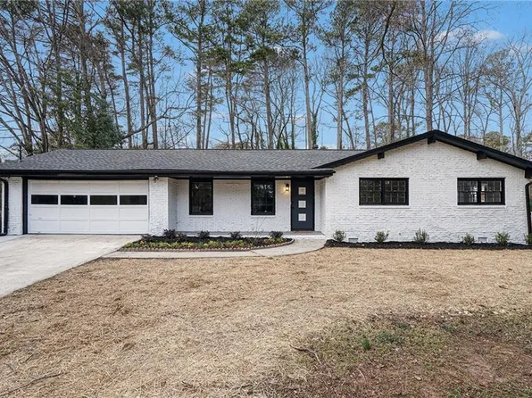 5303 Corinth Dr, Stone Mountain, GA 30087