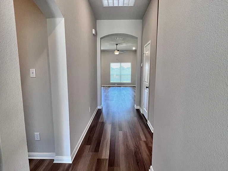 1753 Spence St — Photo 2