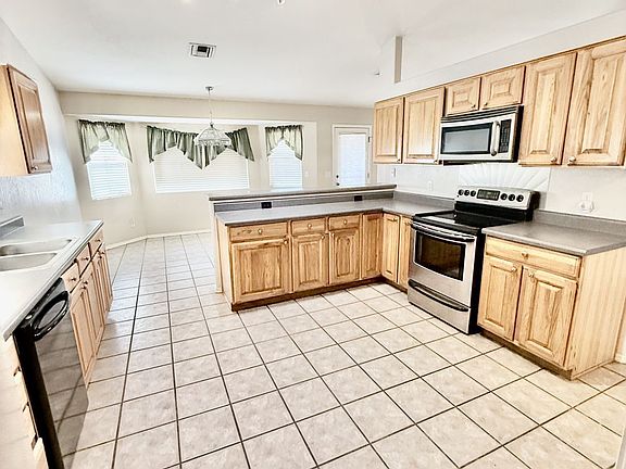 5th image of 1507 S Pheasant Ln