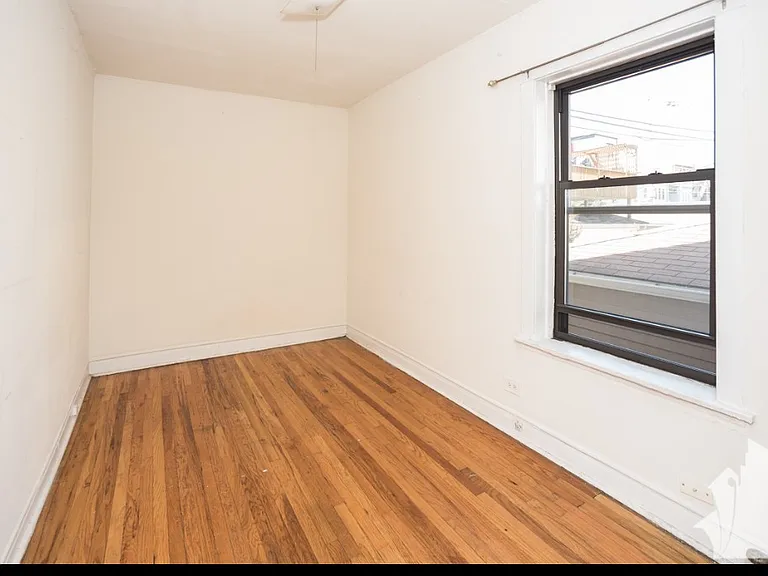 2612 W Gunnison St #1 — Photo 5
