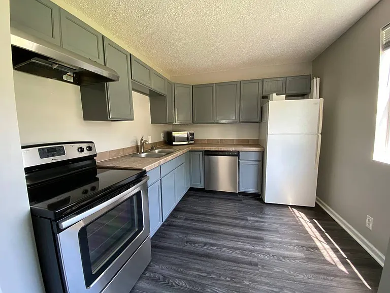 2313 Oak Ct #2313 — Photo 1