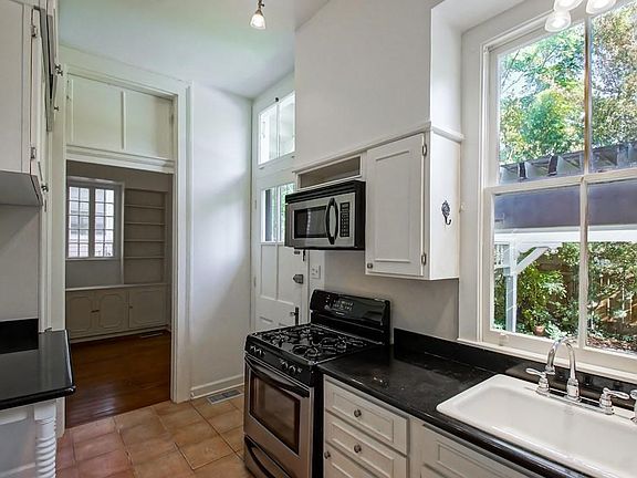 3rd image of 4717 Carondelet St
