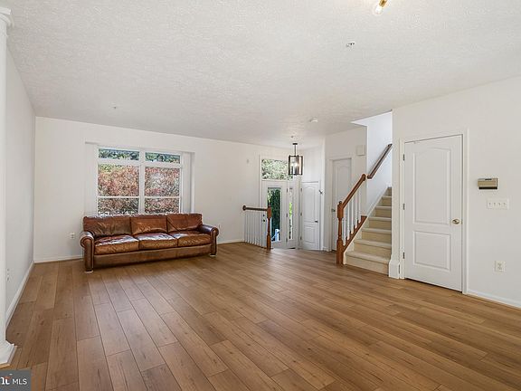 3rd image of 48371 Surfside Dr