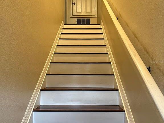 4th image of 584 Cresting Oak Cir #22