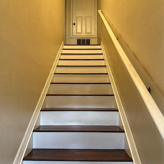 584 Cresting Oak Cir #22 — Photo 3