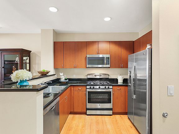 3rd image of 1801 E Katella Ave APT 2098