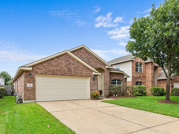 3rd image of 25923 Chapman Falls Dr