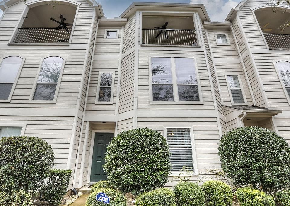 1st image of 807 E Heights Hollow Ln