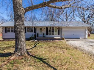 22900 Pioneer Dr, Lebanon, MO 65536