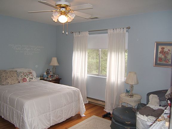 3rd image of 1200 Woodland Ave NE