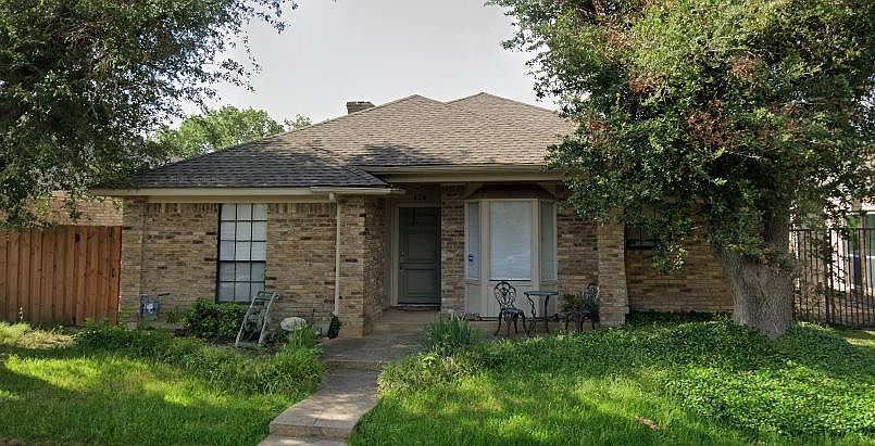 1st image of 428 River Oaks Ln