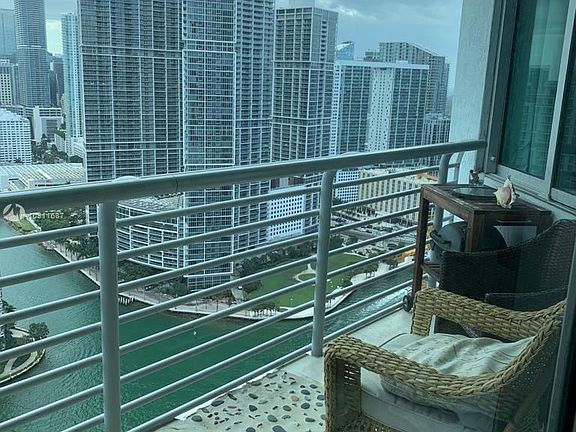 5th image of 325 Biscayne Blvd #4115