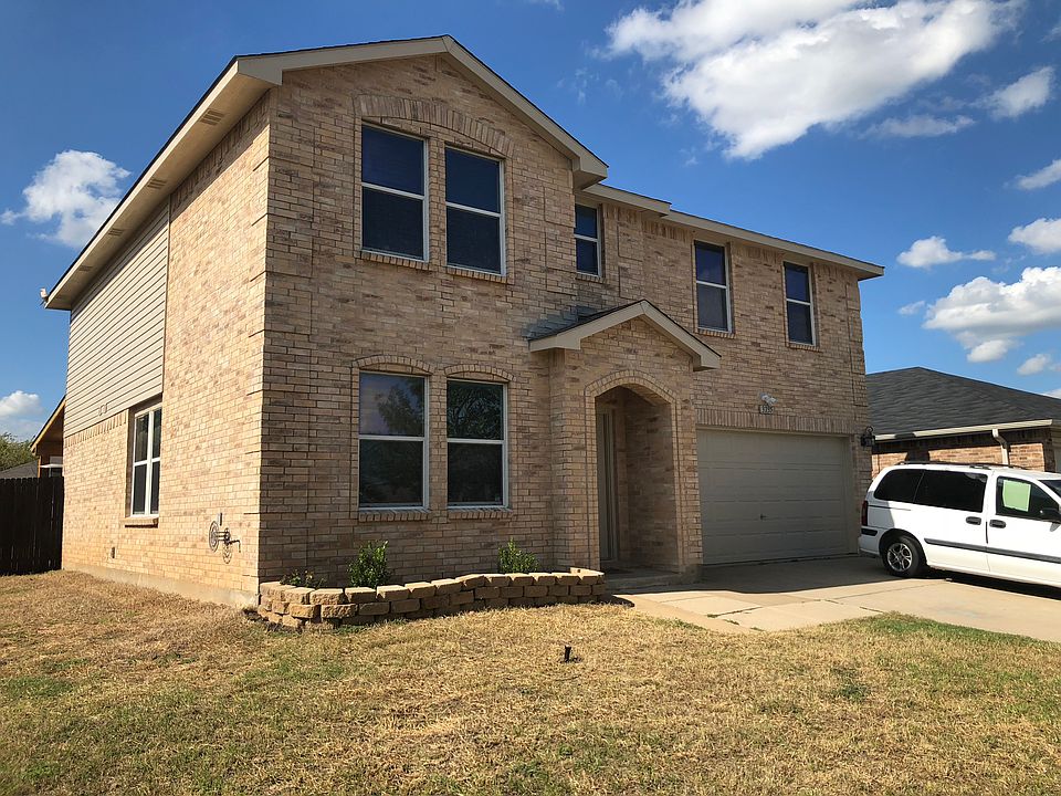 2nd image of 3235 Andalusian Dr
