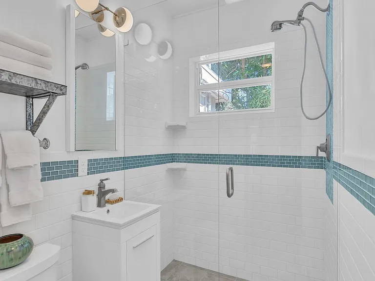 786 Dahlia Ln — Photo 11
