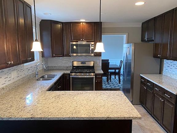 4th image of 5520 Southampton Dr