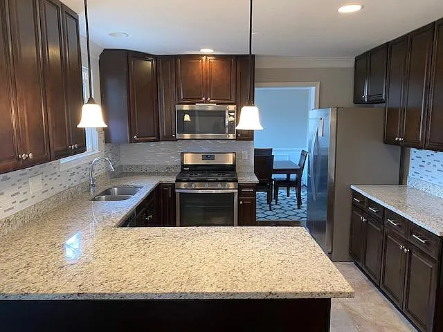 5520 Southampton Dr — Photo 4