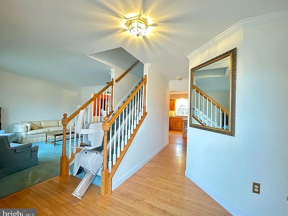 2nd image of 17 Brookfield Dr