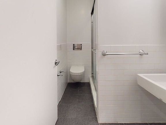5th image of 431 E 73rd St APT 2rw