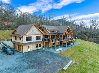 13 Johnston Dr, Bloomsbury, NJ 08804