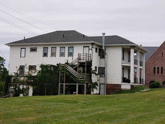 4th image of 1212-14 Douglas St