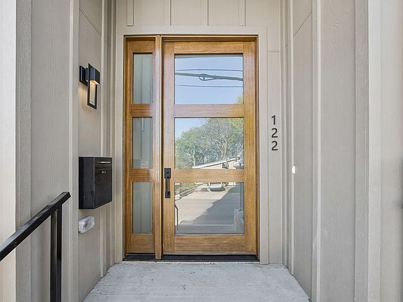3rd image of 122 S Church St