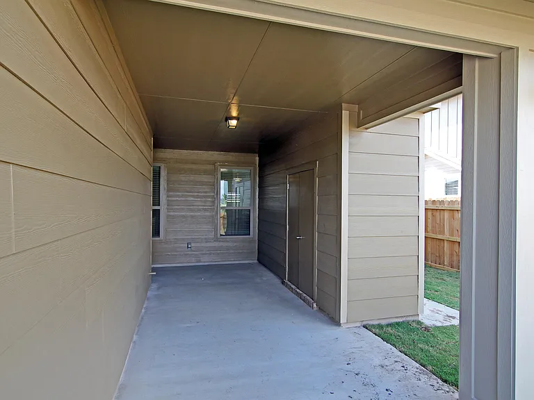 631 Westfield Blvd — Photo 15