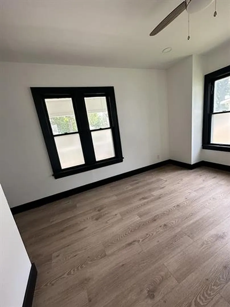 806 W Stoughton St--Roommate match — Photo 4